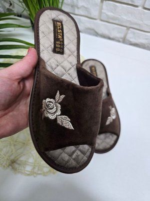 Кімнатні тапочки велюрові з вишивкою квітки коричневі 41 89-15/41кор фото
